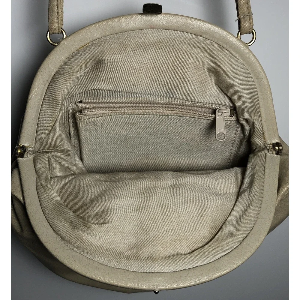 Vintage 70s Valerie Barad Beige Shoulder Bag Pleated Frame‎ Purse Made in Taiwan